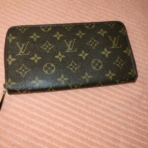 Louis Vuitton Monogram Zippered Wallet